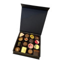 Bonboniera-16pralinejev-v-škatlici-z-magnetom-črna-LaChocolate